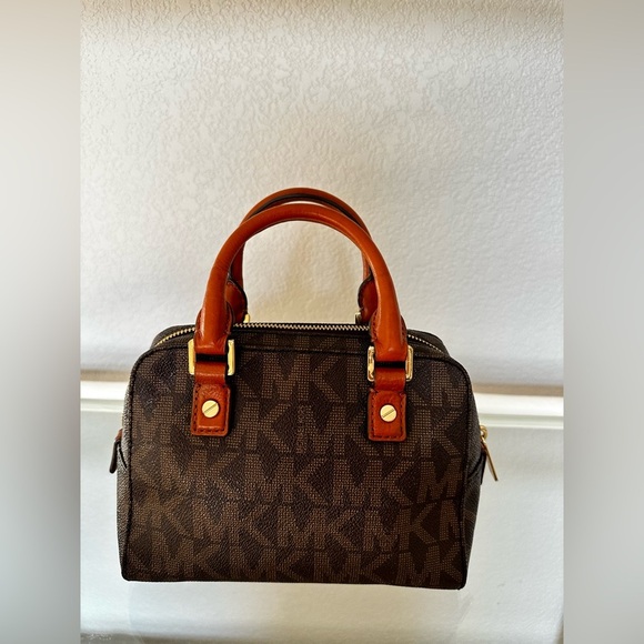 Michael Kors Jet Set Travel XS Duffle Bag Chocolate Brown MK - Picture 1 of 13